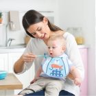 Chicco Easy Meal Bib - frottír előke vízálló hátlappal 3db-os kék  AJÁNLOTT KOR: 6H +kék